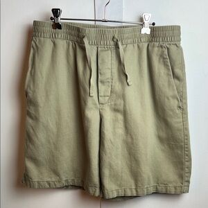H&M Men's Relaxed Fit Casual Khaki Shorts